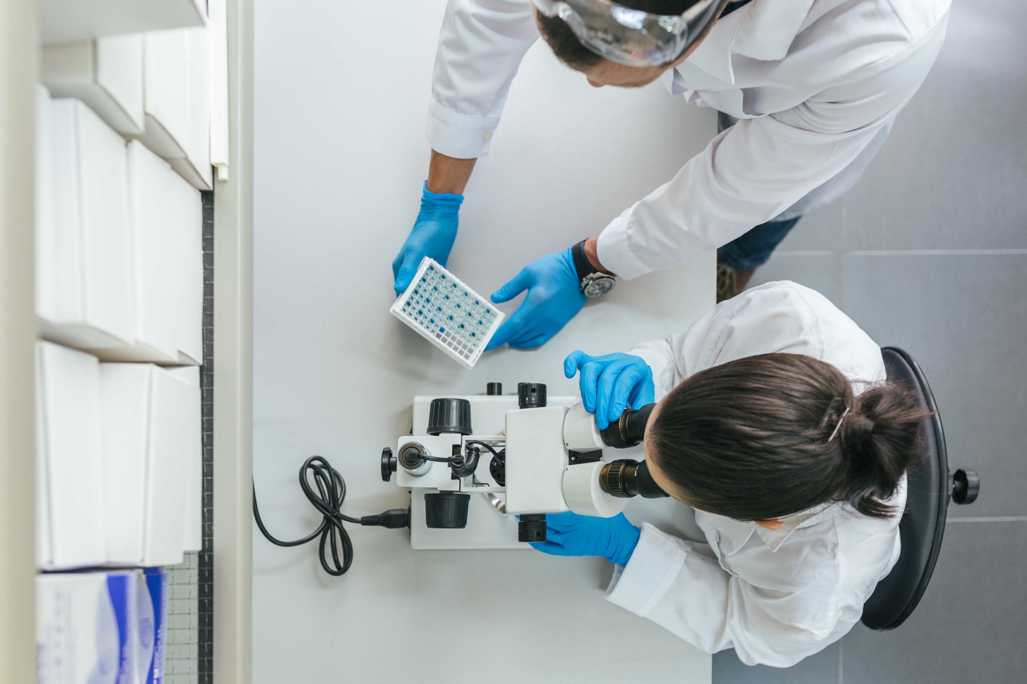 técnico de laboratorio ngs