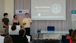 El equipo de Agro4Data presenta en el Demo Day de APTEnisa Start 2024.