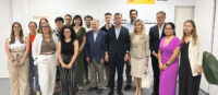 Asistentes a la firma del convenio de APTenisa 2025.