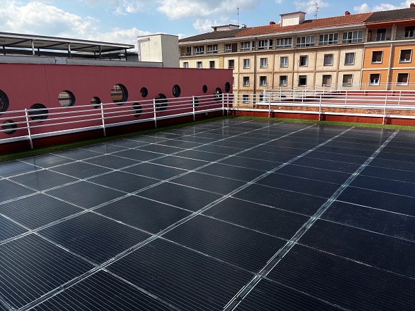 Suelo fotovoltaico instalado por Solum