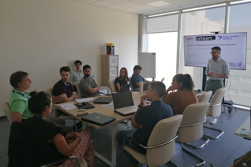 Instante de uno de los talleres de industrialización de CaTaPull UP 2026